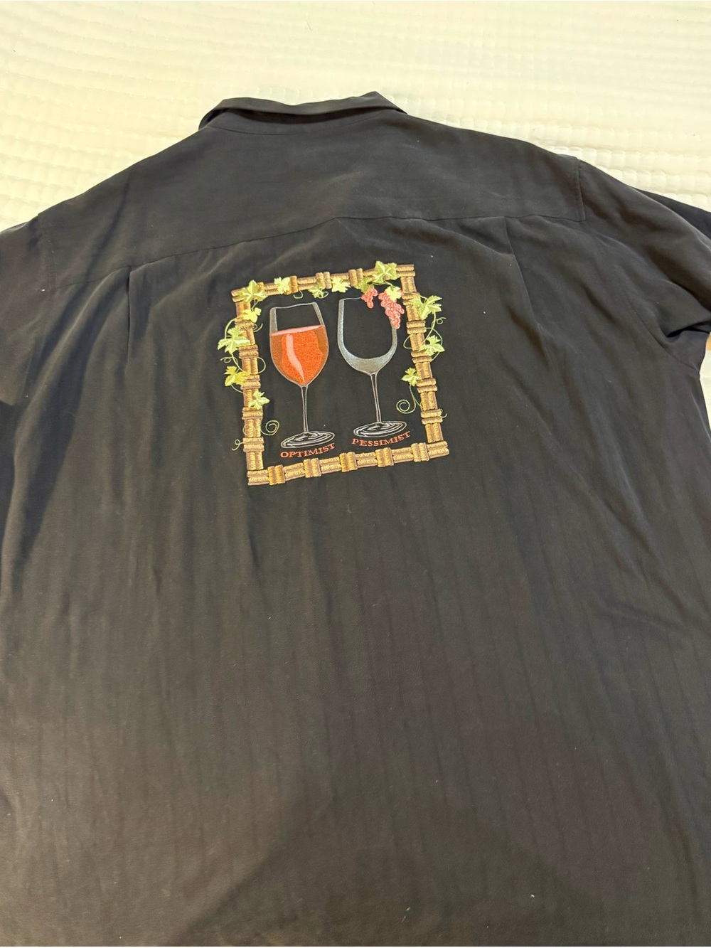 Luau Men’s Black Short-Sleeve Shirt with Wine Glass Back Embroidery